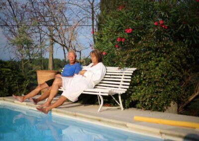 le-mas-bleu-gite-avec-piscine